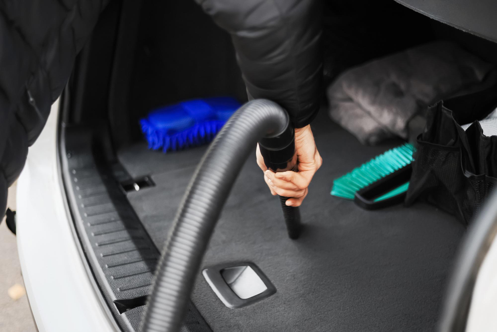 Vacuuming tight gaps and corners