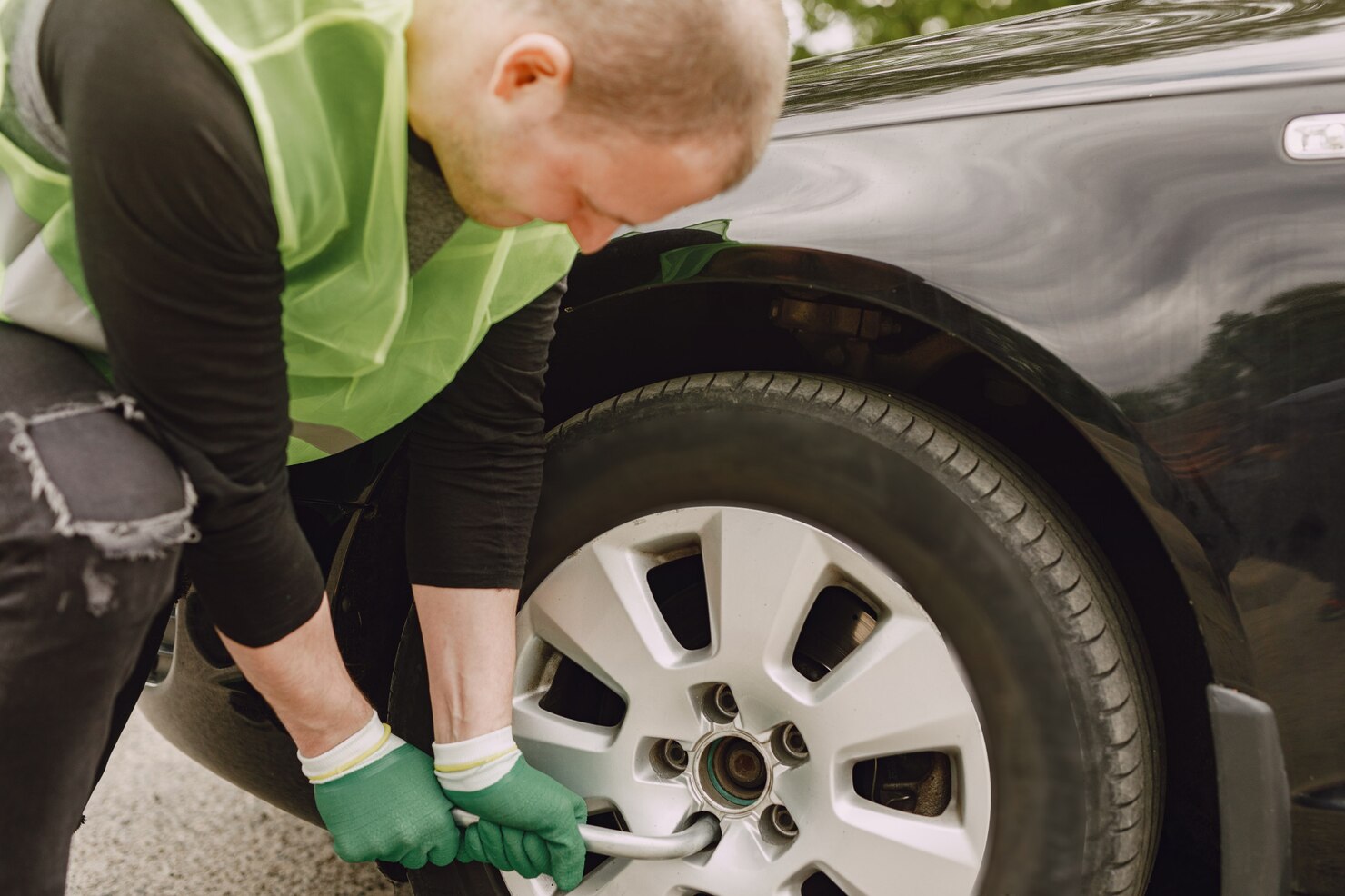Lug nut area cleaning