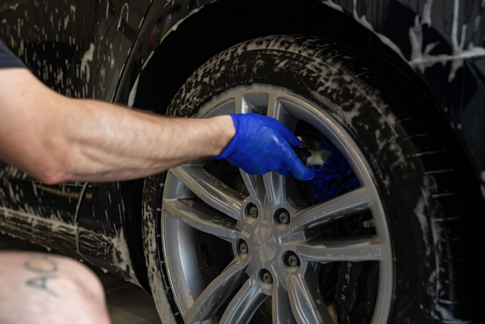 Wheel & Tire Cleaning and Wheel Protection